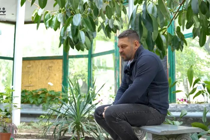 Kolonia z siłownią i zimowym ogrodem. Zolkin pokazał, jak trzymane są kolaborantki