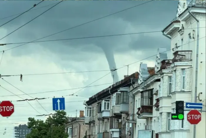 Ein Tornado zog über Tschernihiw (Video)