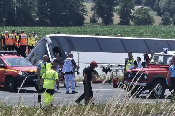 In Frankreich kam ein Bus mit Ukrainern von der Straße ab: vier Tote, Dutzende Verletzte