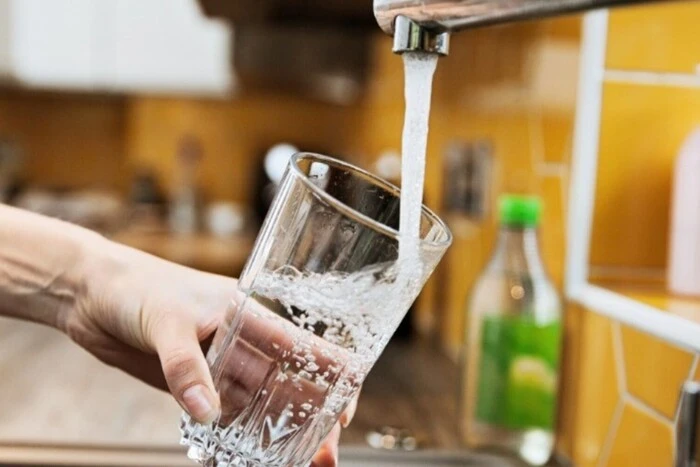 In several regions of France, it is prohibited to drink tap water: reason