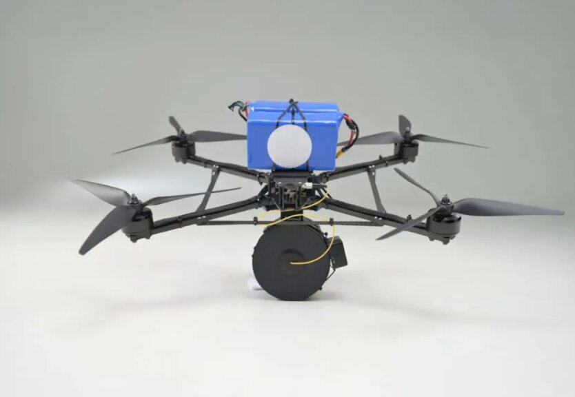 The Defense Forces received a new drone with fiber-optic control