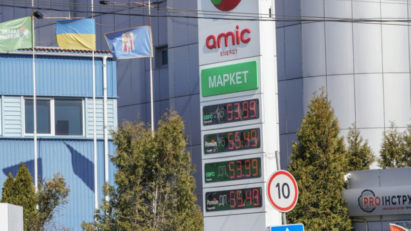 Od 34 hrywien: stacje paliw podniosły ceny benzyny, autogaz stał się tańszy