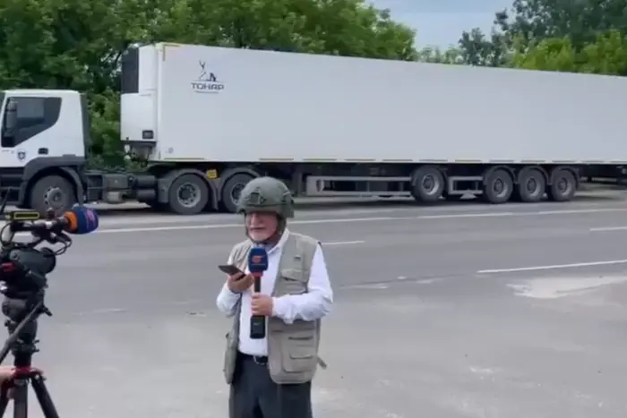 Übertragung der Leichen Verstorbener? Russische Medien veröffentlichten ein Video mit einer Schlange von Lastwagen