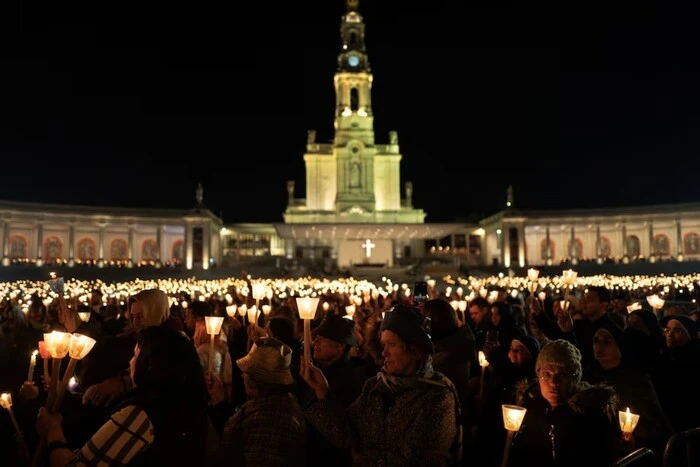 Pilgrims praying in Fatima