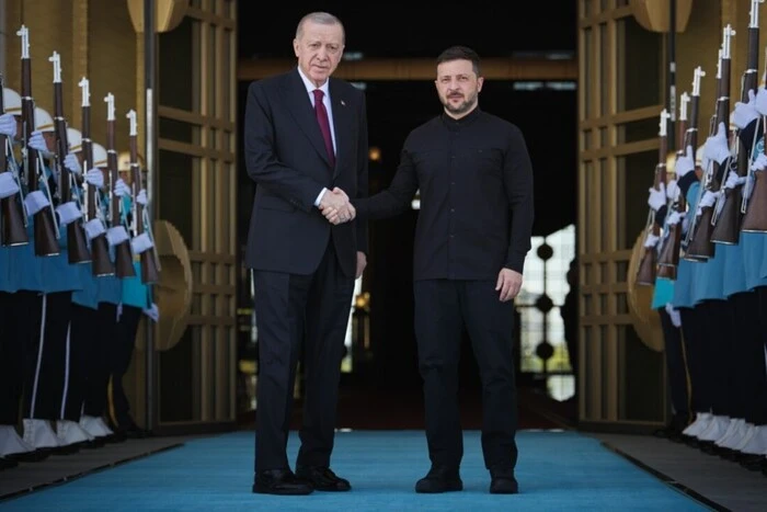 Der Besuch von Selenskyj in der Türkei, Beginn der Verhandlungen mit der RF. Wichtigstes vom 15. Mai