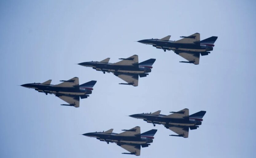 Indonesien erwägt den Kauf chinesischer J-10-Kampfflugzeuge