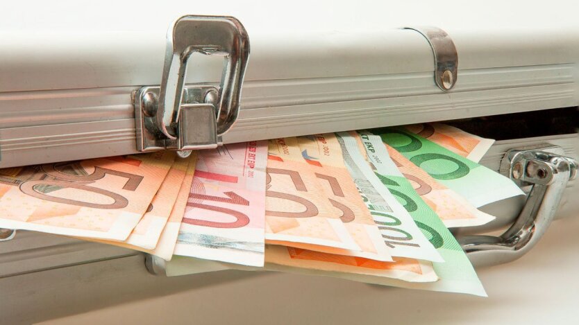 Nie tylko wywieźć, ale i wydać: jakie ograniczenia dotyczące gotówki czekają na Ukraińców w UE