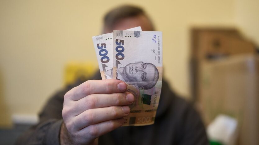 Для тех, кто получил тысячу Зеленского: украинцам озвучили важное уточнение по выплатам