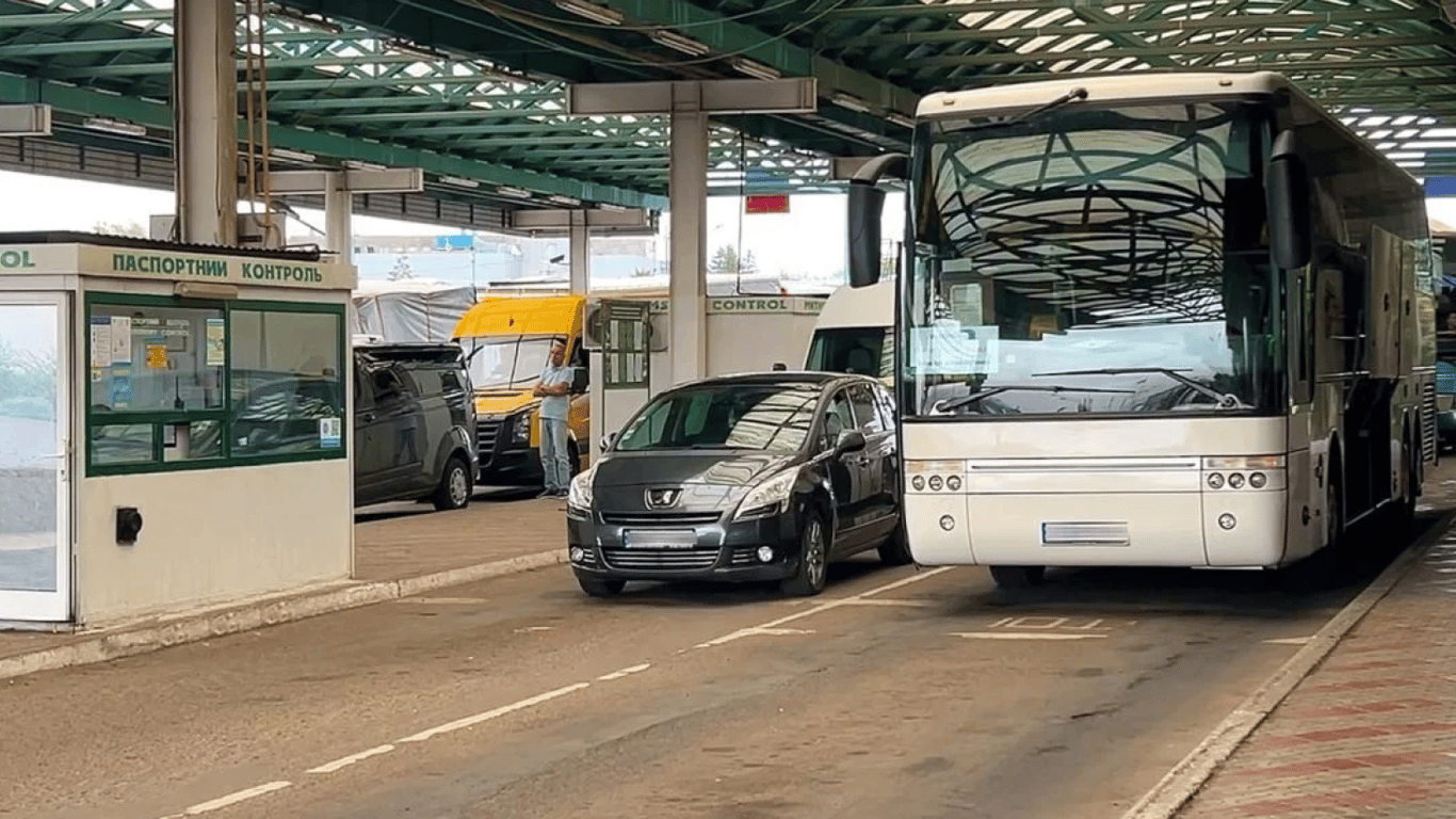 Traffic jams to the borders - difficult traffic on the Odesa-Reni route