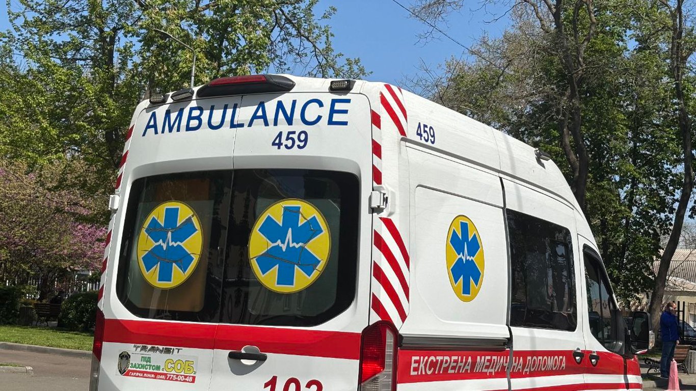 Durch abgestellte Autos konnte der Krankenwagen in Odessa fast zu spät zum Einsatz kommen