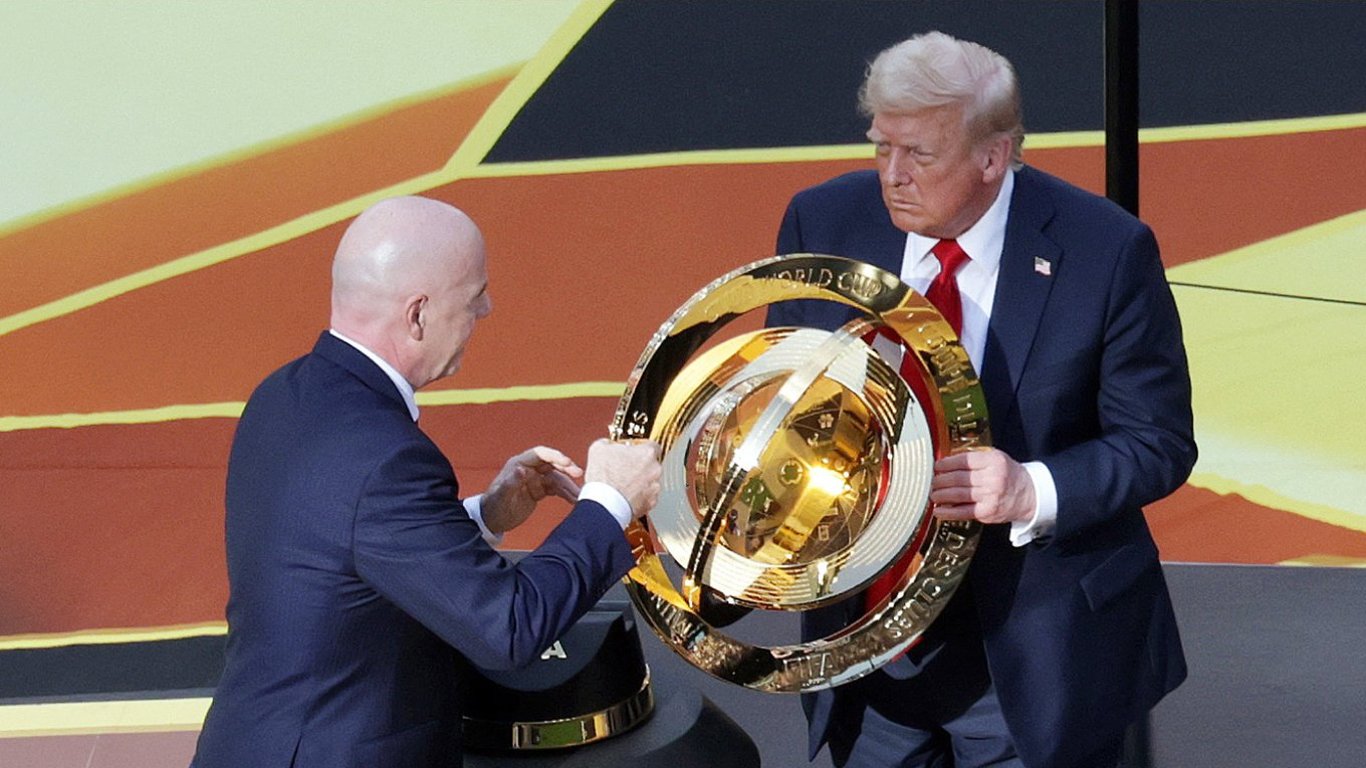 Трамп 'відібрав' у Челсі трофей переможців КЧС