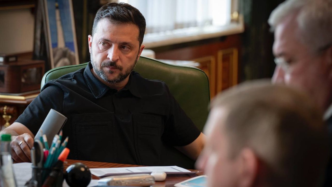 Przyspieszenie Specjalnego Trybunału — prezydent przeprowadził naradę z dyplomatami