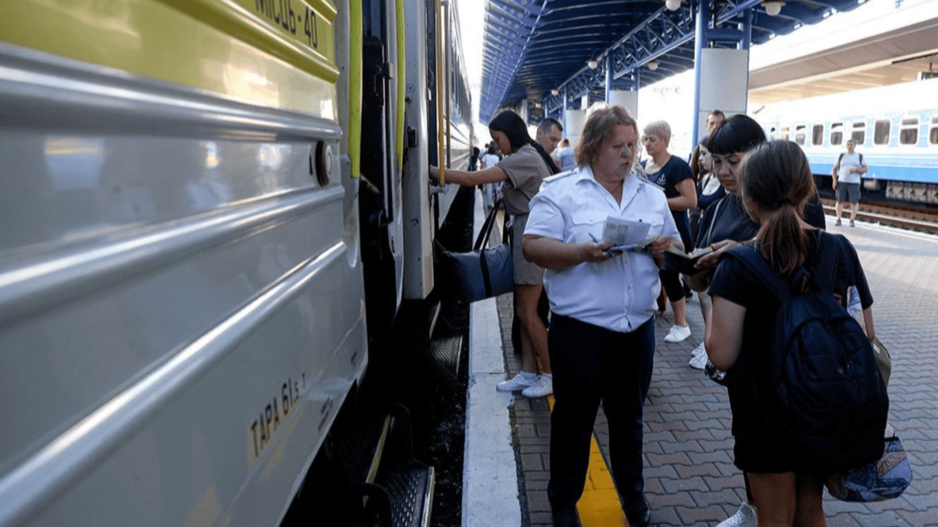 Spitzenzeit für Ferien — Ukrzaliznytsia hat einen weiteren Zug für den Sommer hinzugefügt
