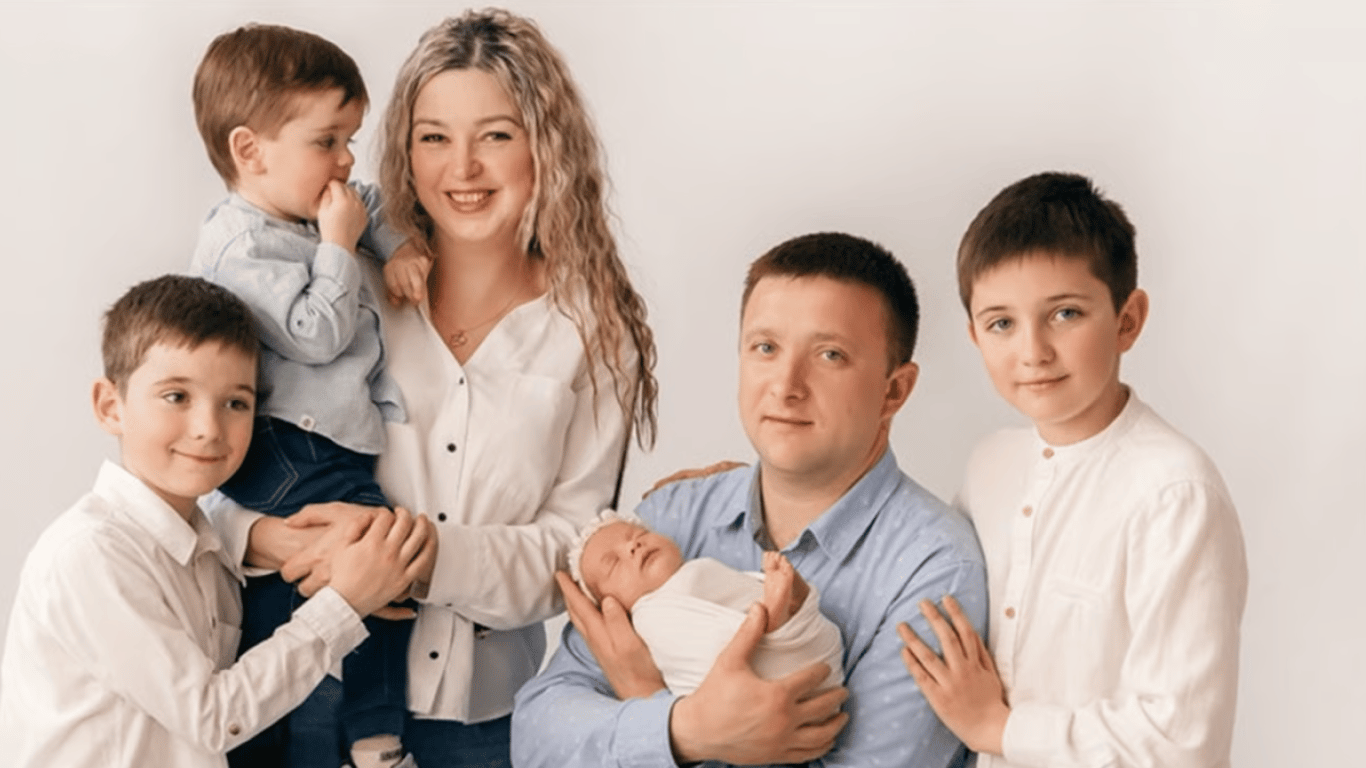 Deferred Mobilization for Large Families — When Is It Easiest to Apply?