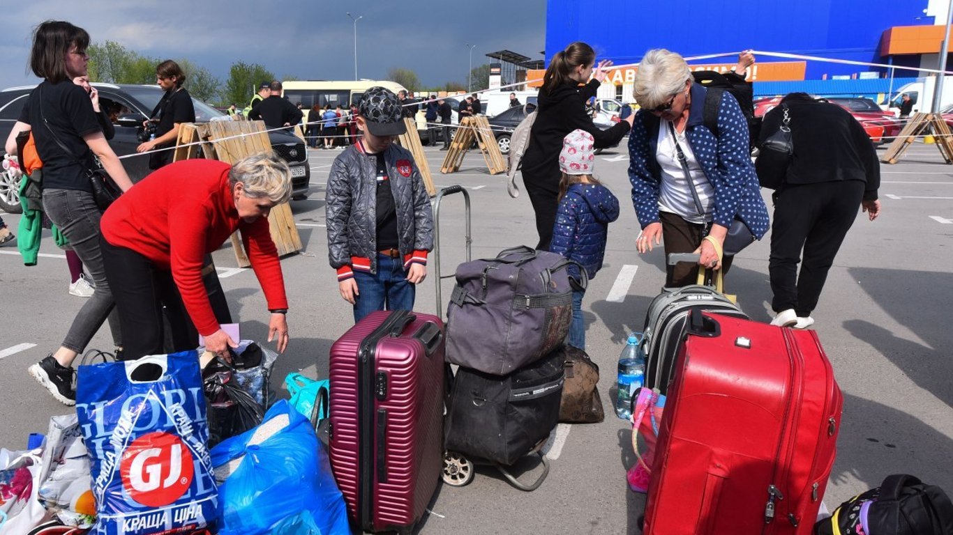 Deportacja z Polski i zakaz wjazdu - kogo ukarzą w 2025