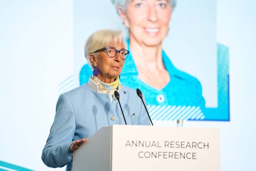 Lagarde: Ukraina może przyciągnąć znaczne inwestycje na odbudowę, ale jest warunek